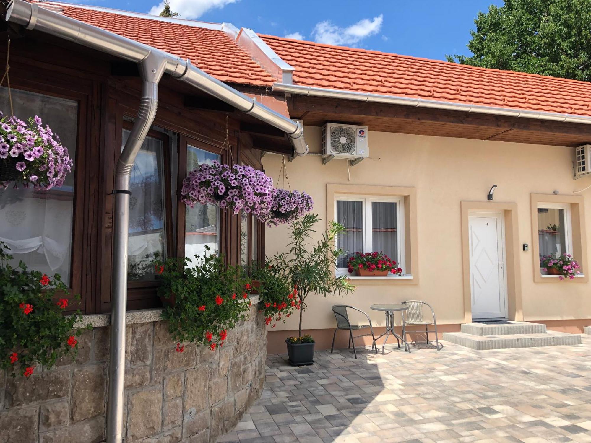 Illa Apartments Eger Exterior photo