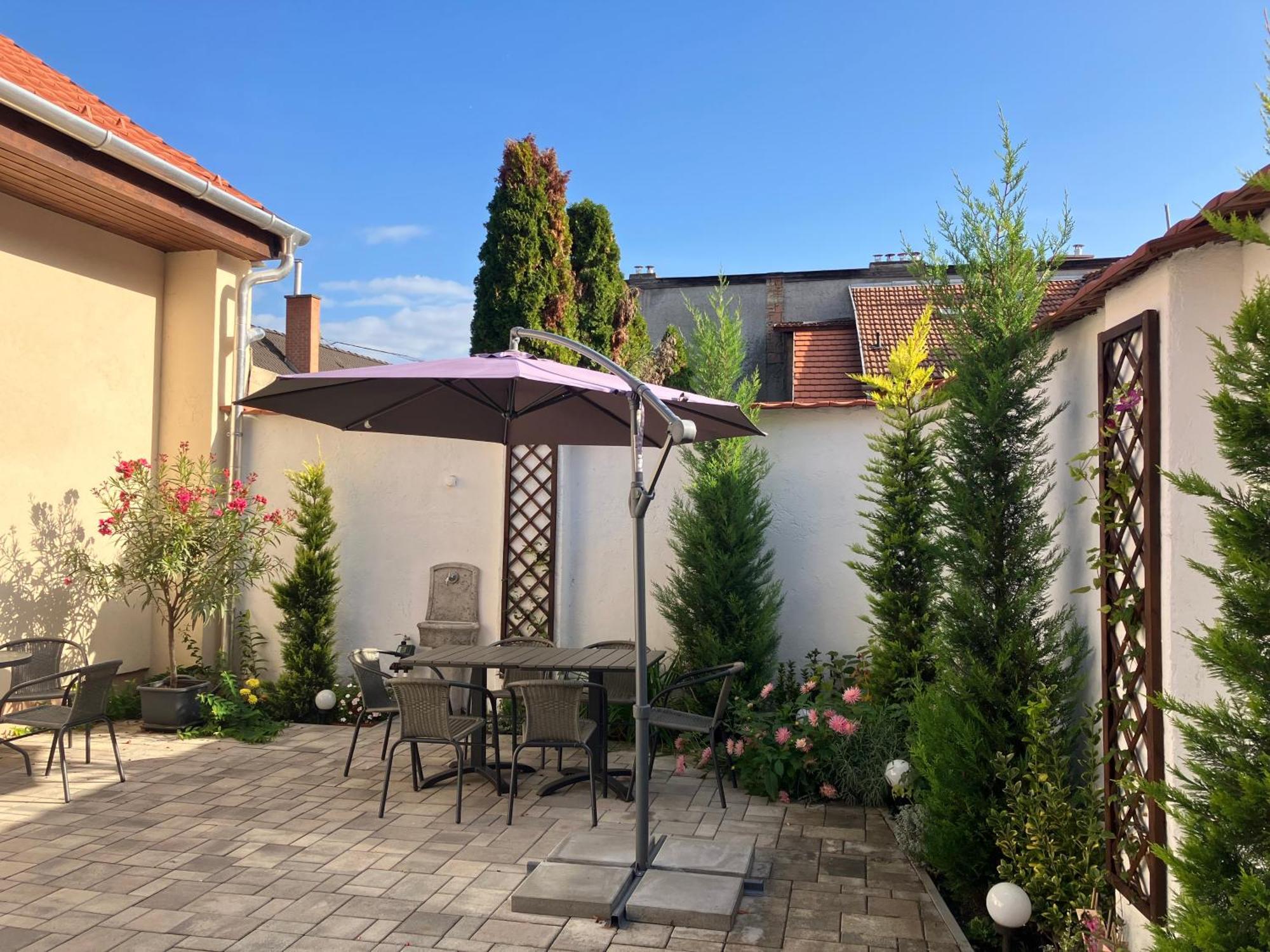 Illa Apartments Eger Exterior photo