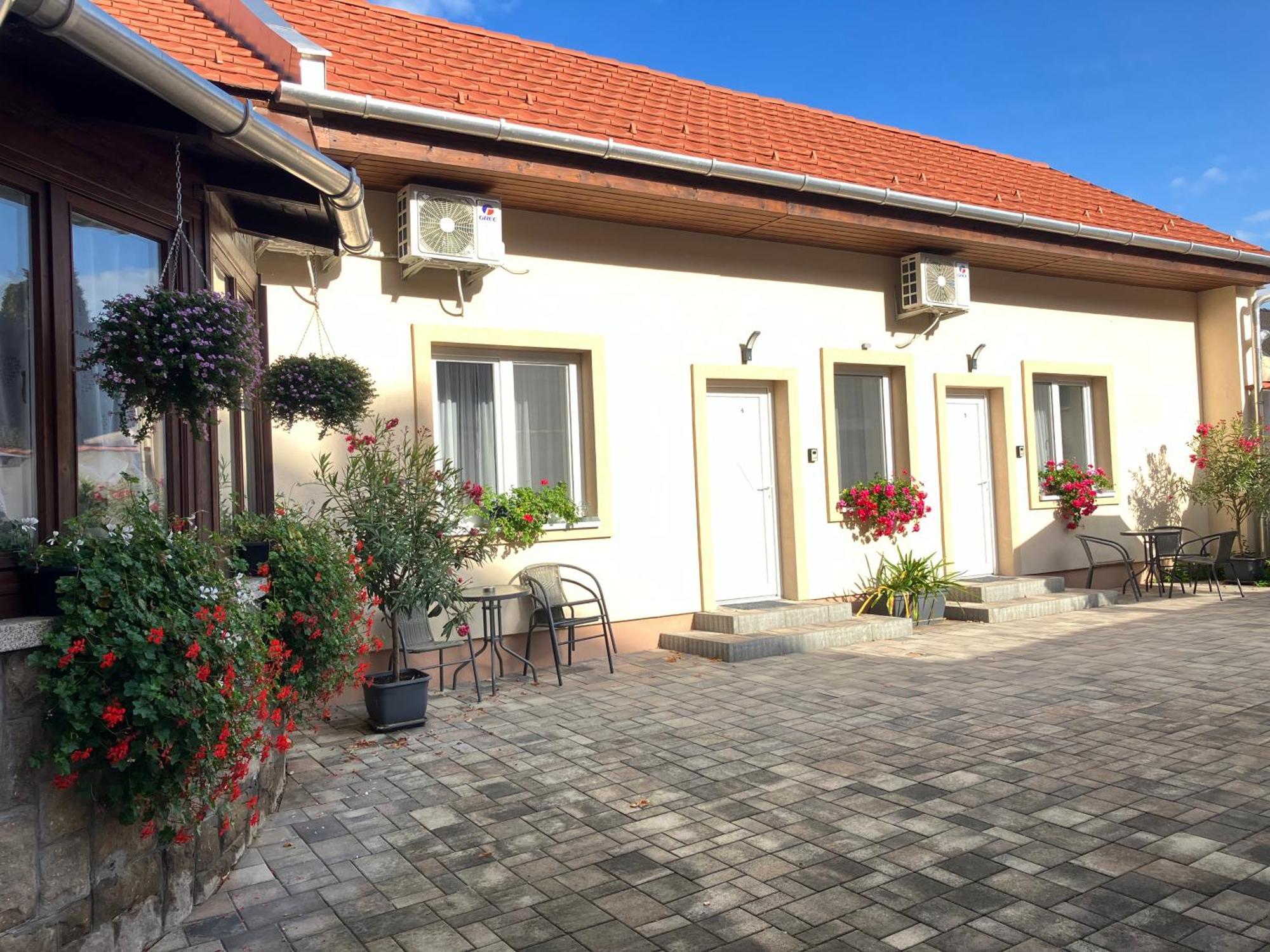 Illa Apartments Eger Exterior photo